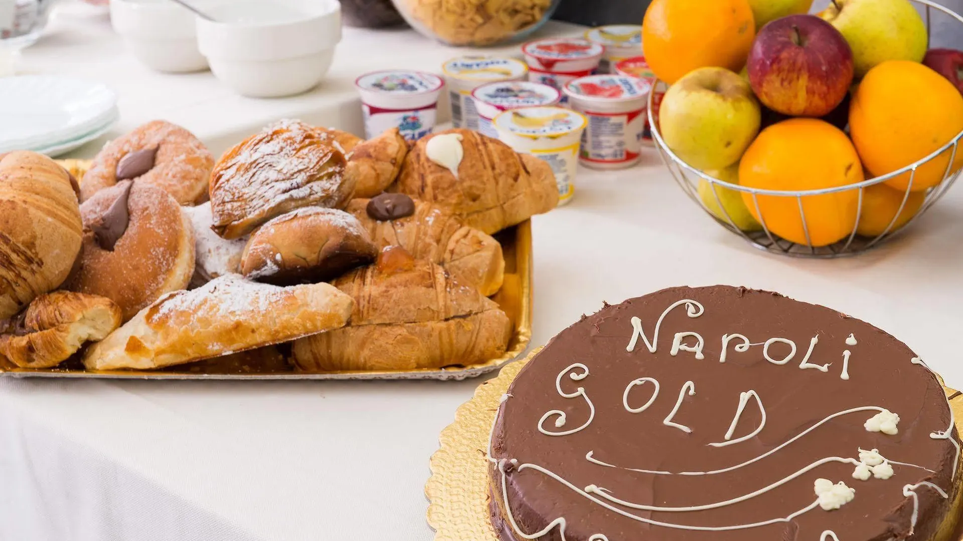 Napoli'S Gold Hotel 3*, Naples