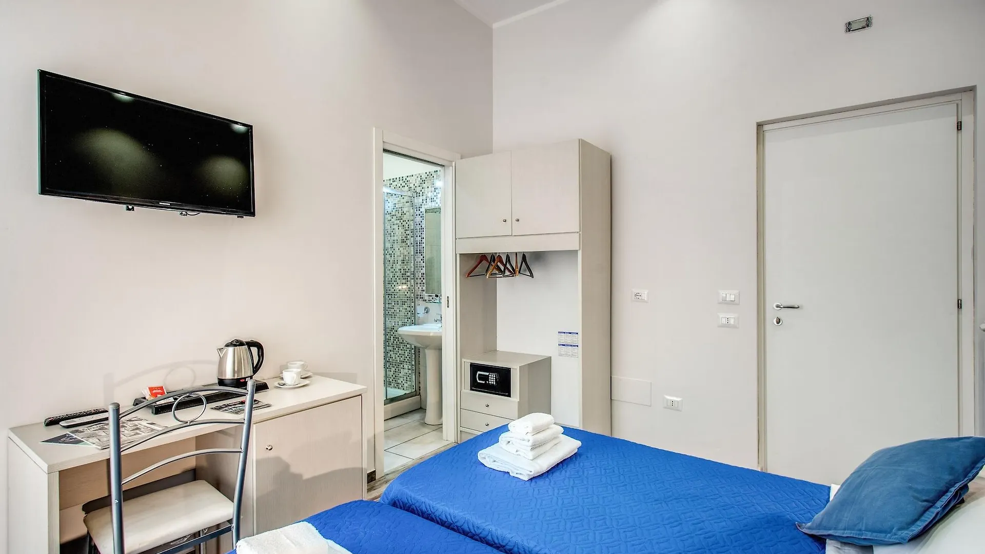 Napoli'S Gold Hotel Guest house