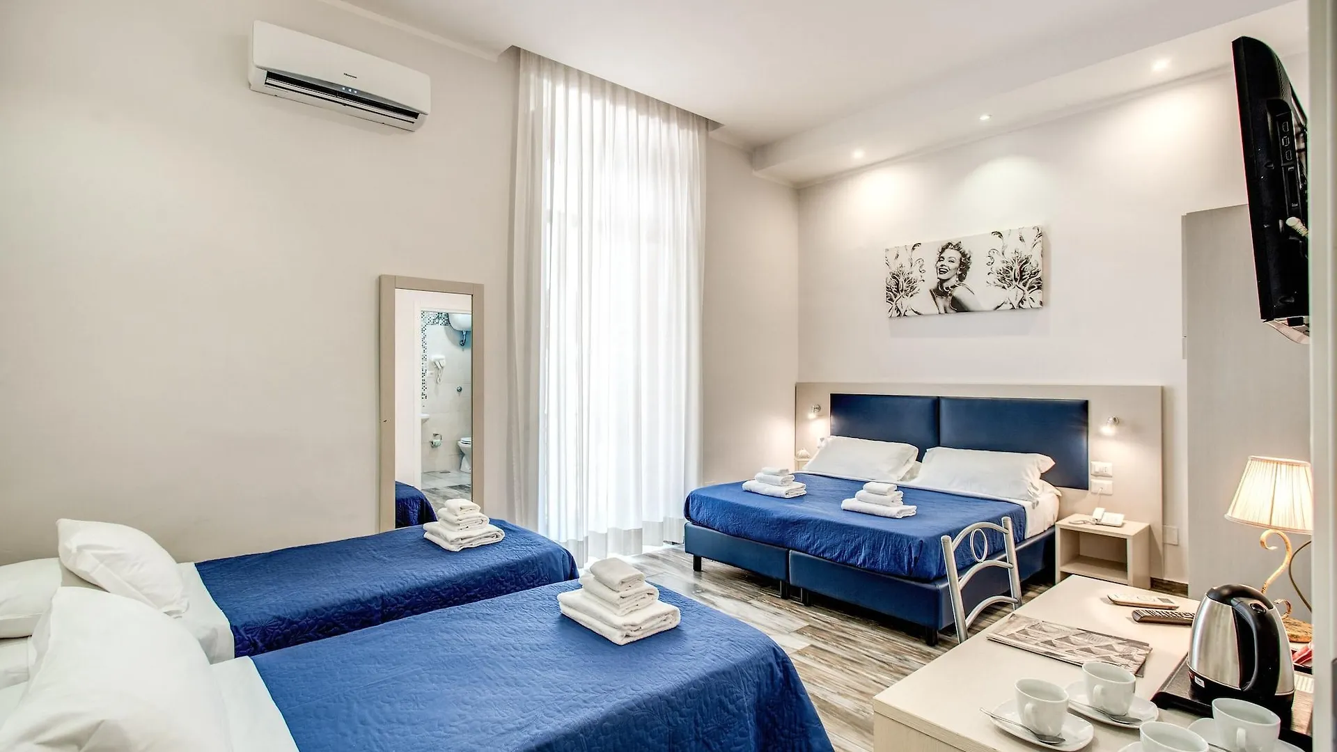 Napoli'S Gold Hotel Guest house
