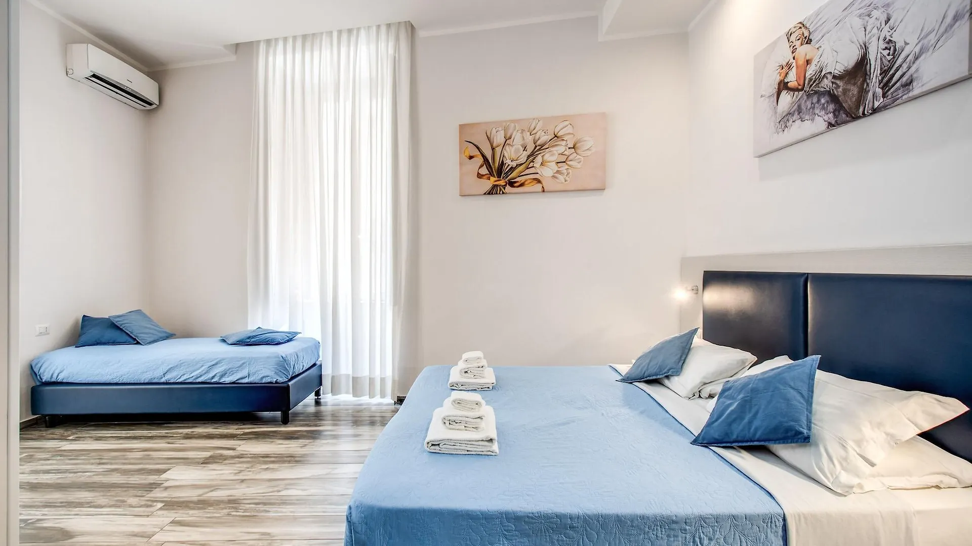 Napoli'S Gold Hotel