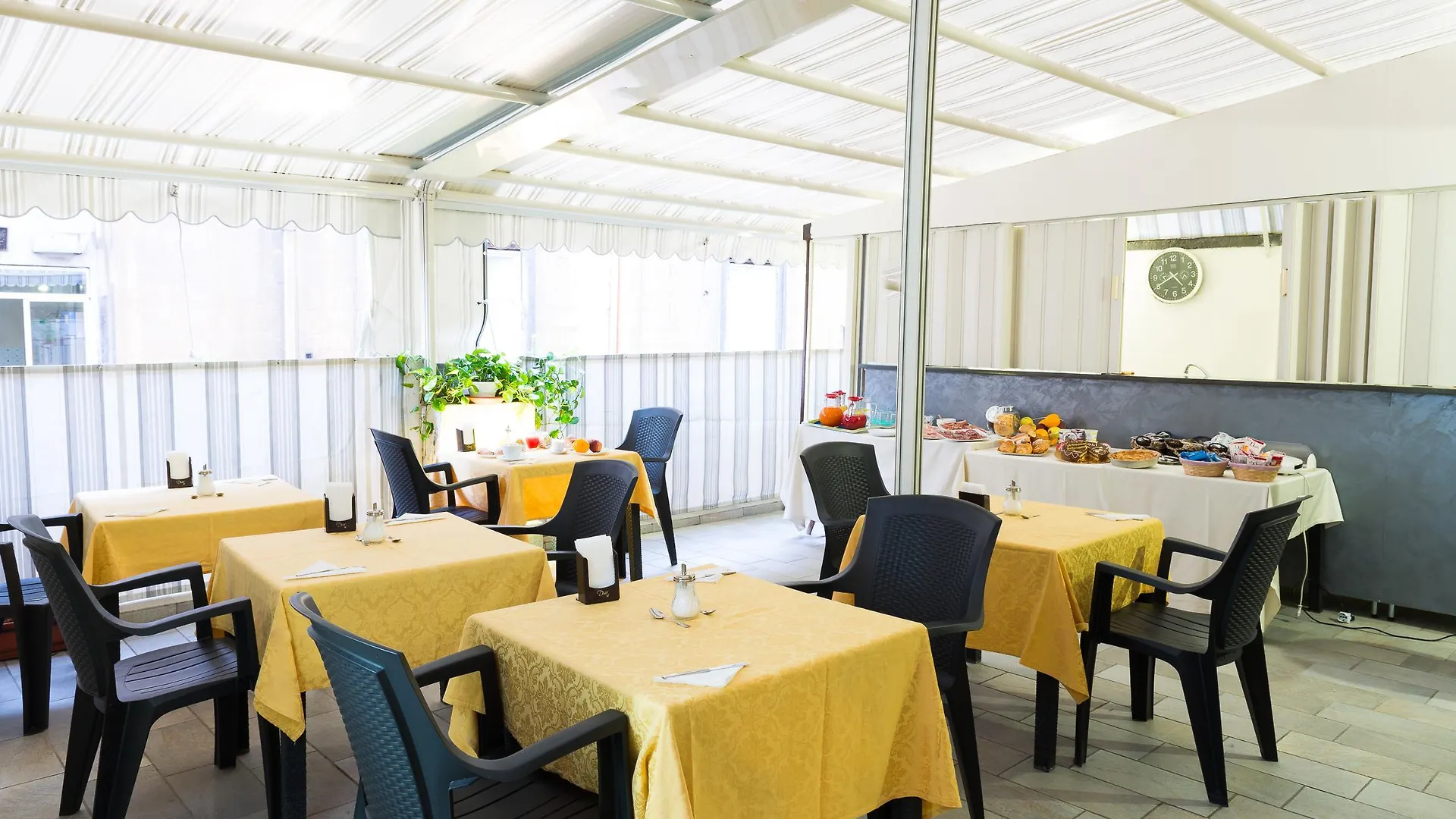 Napoli'S Gold Hotel Guest house