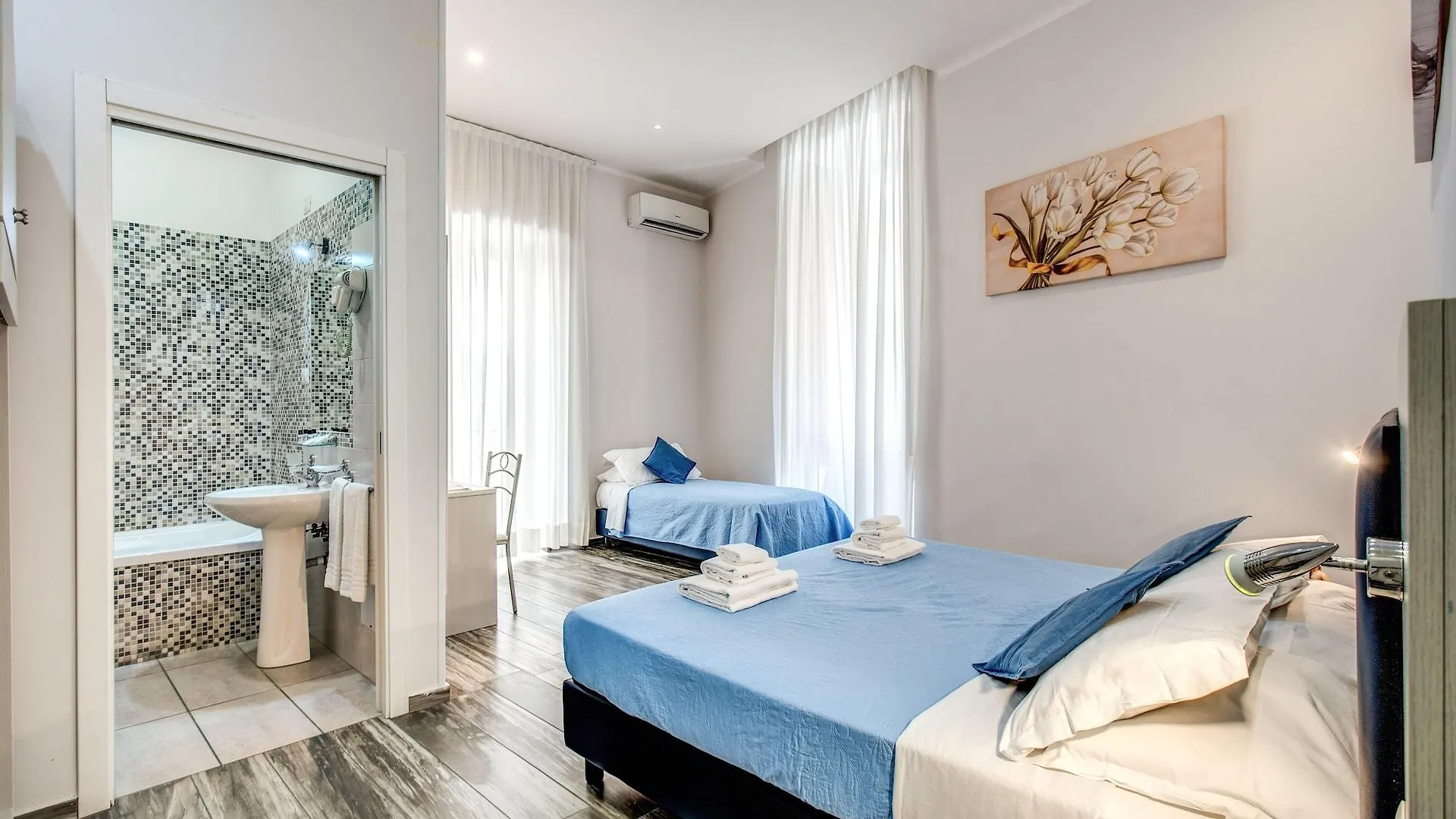 Napoli'S Gold Hotel 3*, Naples