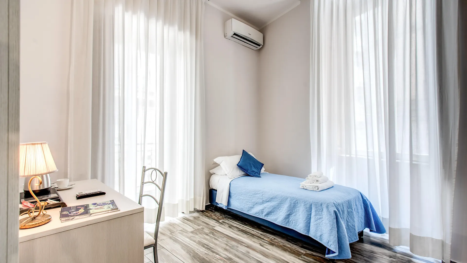 Napoli'S Gold Hotel Naples
