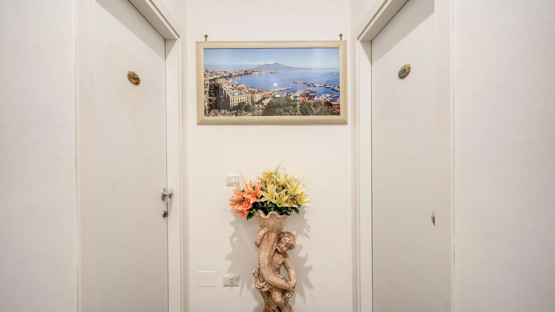 Napoli'S Gold Hotel