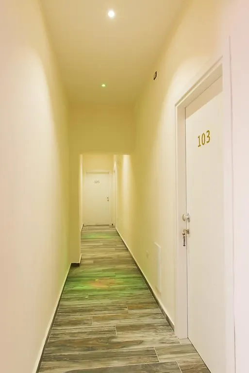 Napoli'S Gold Hotel