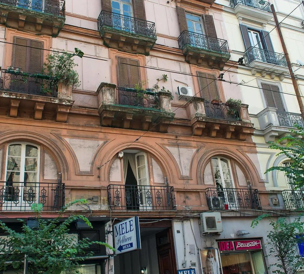 Napoli'S Gold Hotel Guest house